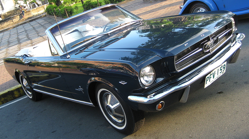 black convertible Ford Mustang 289