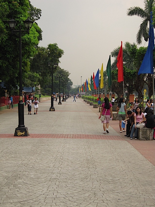 promenade at the Rizal Park