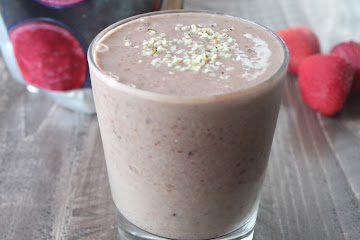 Energy Boosting Berry Banana Smoothie
