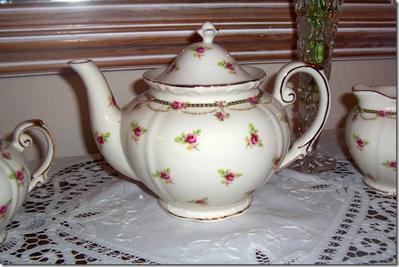 petite rose teapot closeup