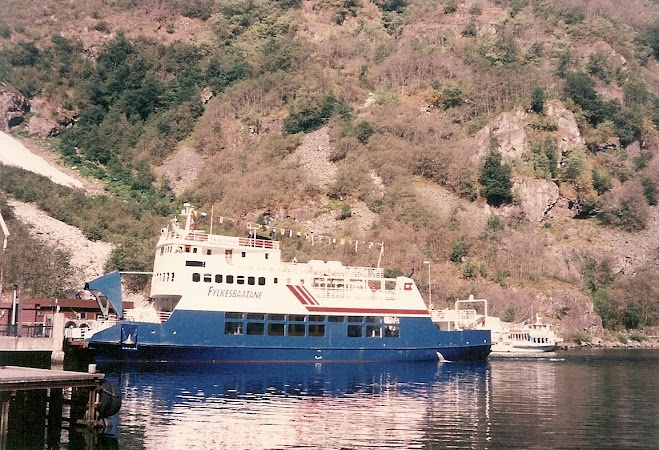 Obiective turistice Norvegia: ferry la Gudvangen.jpg