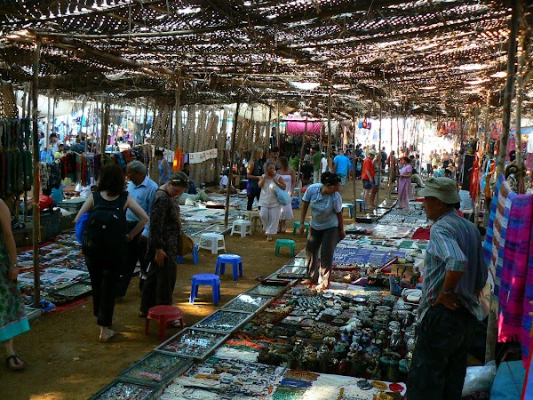 Imagini India Goa: bazar tibetan la Anjuna Market
