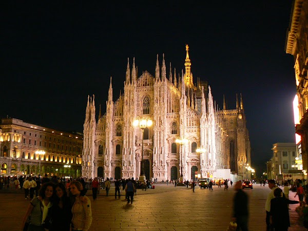 Imagini Milano: Domul noaptea.JPG