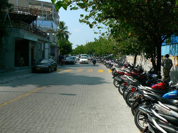 Imagini Maldive: bulevardul din Male