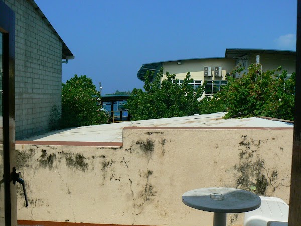Imagini Maldive: Maagiri Guesthouse Male balconul