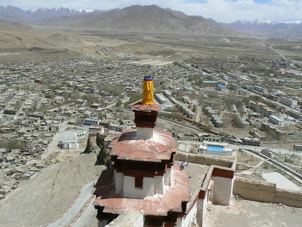 Obiective turistice Tibet: orasul Gyantse.JPG