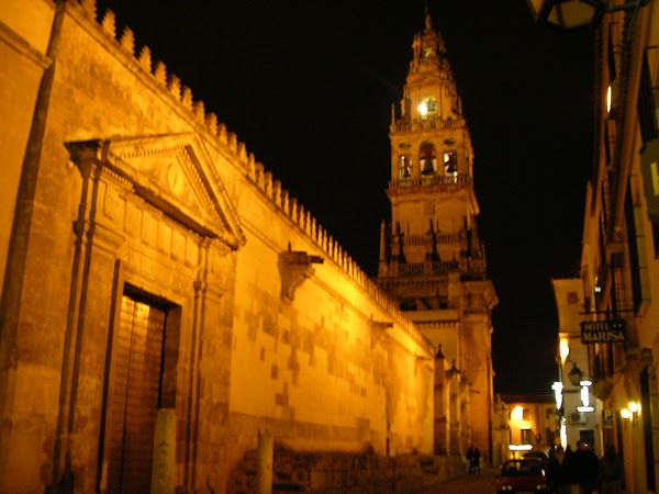 Obiective turistice Spania: Mezquita Catedral noaptea
