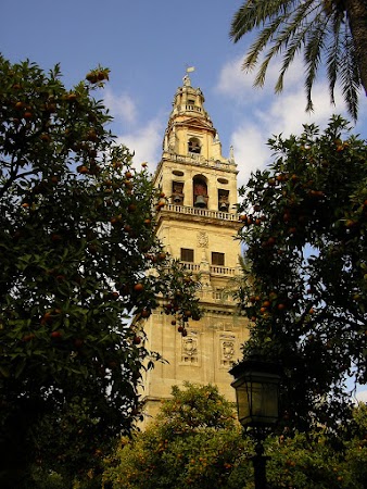 Obiective turistice Spania: Mezquita Catedral, Cordoba minaret - clopotnita.JPG