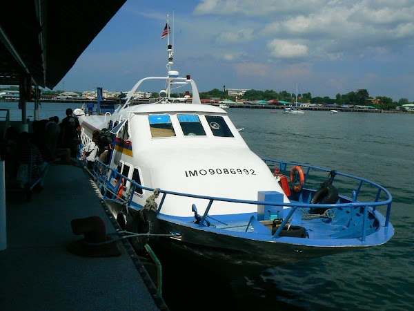 Atractii Malaezia: port Pulau Labuan.JPG