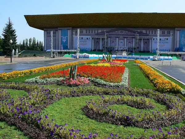 Obiective turistice Kazahstan: Muzeul National Almaty, Drumul spre China