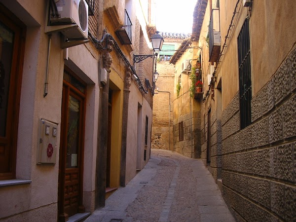 Obiective turistice Spania: pe strazile din Toledo.JPG