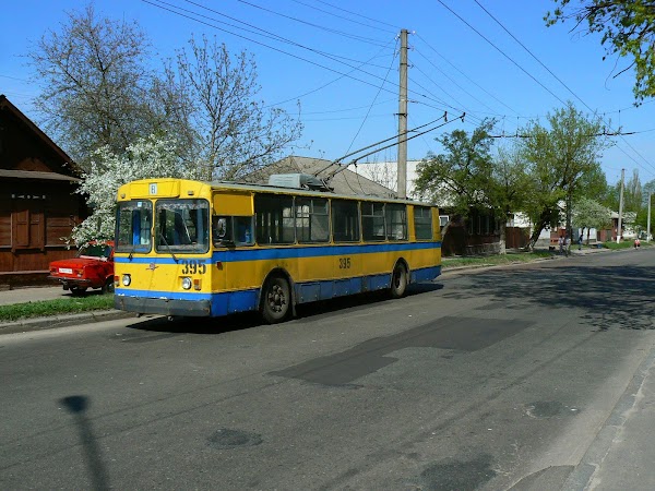 Obiective turistice Ucraina: troleibuze in Cernighiv.JPG