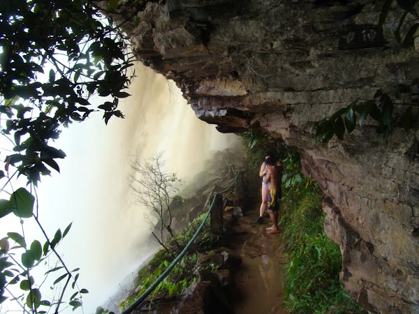 Obiective turistice Venezuela: sub Sapo Falls.JPG