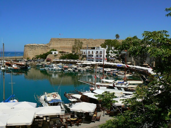Obiective turistice Cipru de Nord: portul Kyrenia.JPG