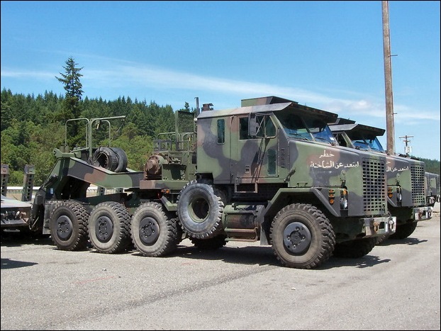 M1070 Heavy Equipment Transporter 23