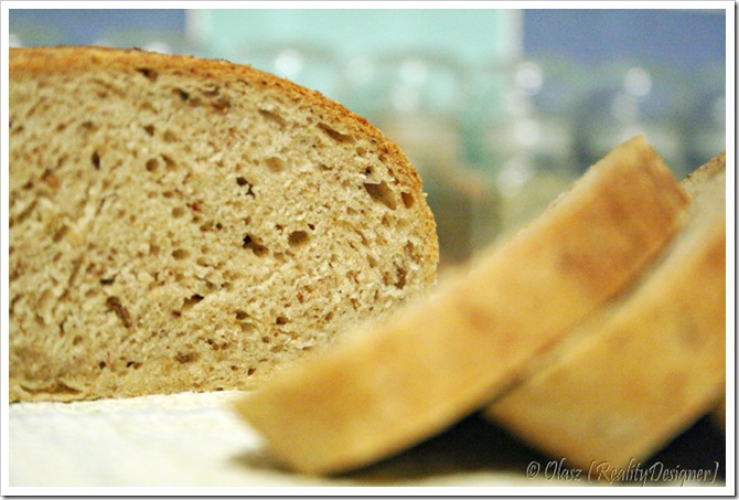 Chleb z kminem i prażoną śmietaną