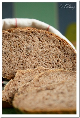 chleb zytni z siemieniem lnianym