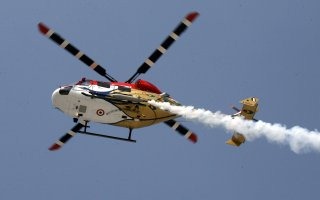 20110309-IAF-Sarang-Helicopter-Wallpaper-16-TN