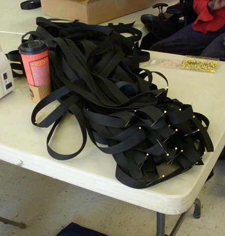 [Straps waiting for bags[2].jpg]
