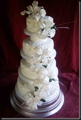 4-tier-Asantia-lillies-cake