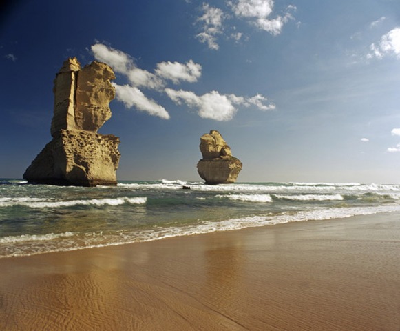 [twelve_apostles_beach_gibson_steps_great_ocean_road_australia_photo_chris_kapa[4].jpg]