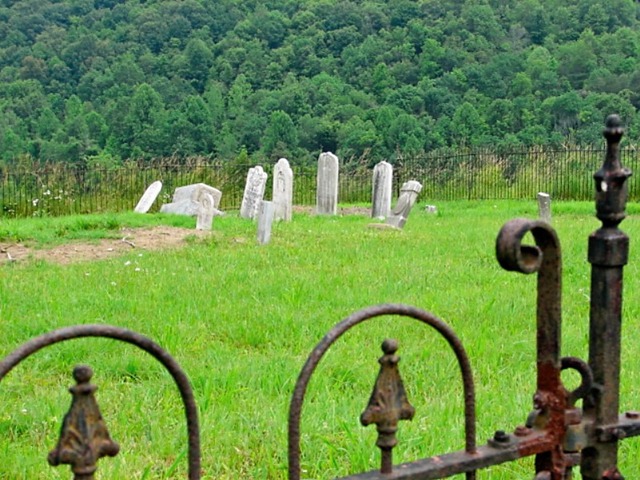 [King-Hoy Cemetery[3].jpg]