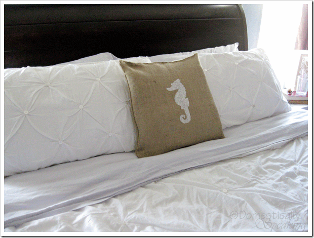 seahorse-pillow-1