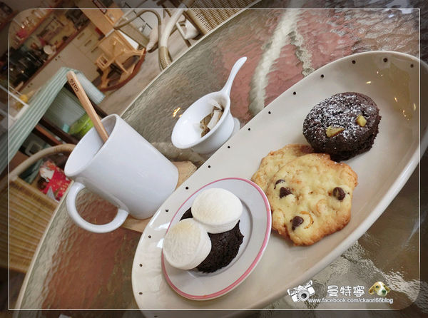 奶油。飛 甜甜布朗尼專賣店.僅限週六店內用餐