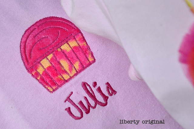 [Avery Cupcake Julia[4].jpg]