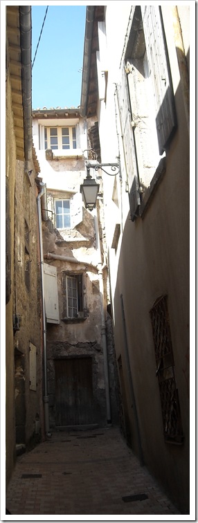 Narrow street in Agde