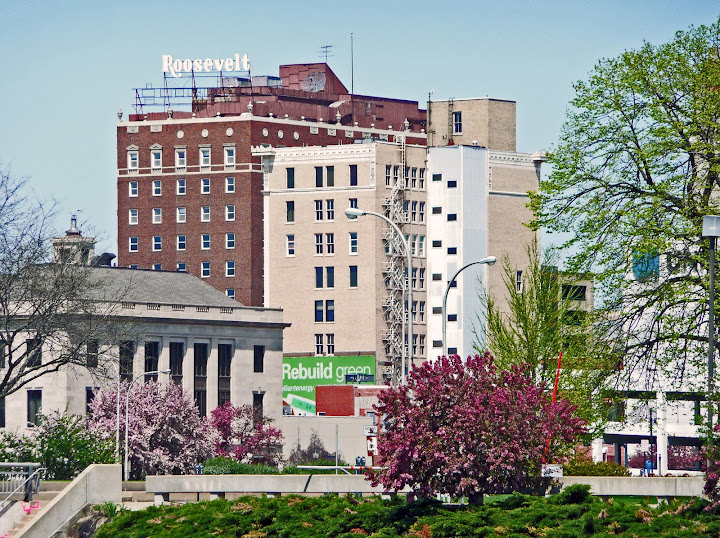 P1040137-E.jpg