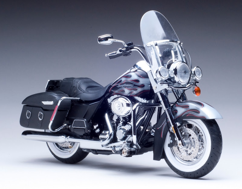 2010 Harley Davidson Diecast Motorcycle Model 1 12 X25