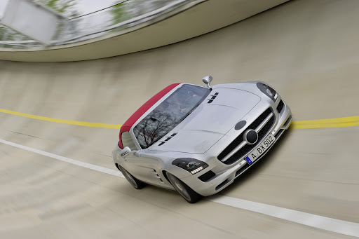 Mercedes-SLS-AMG-Roadster-02.jpg