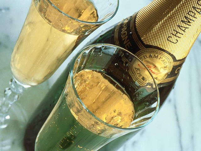 [A Champagne Evening[2].jpg]