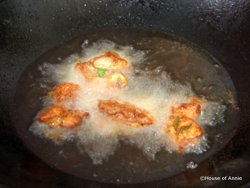 [frying belacan chicken[2].jpg]