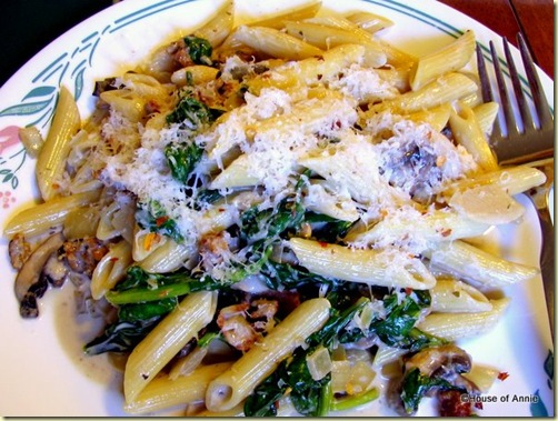 Penne with Sausage, Spinach and Mushrooms