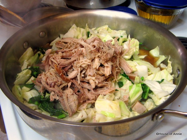 [Cooking Kalua Pig with Cabbage[2].jpg]