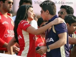 [When Katrina Kaif hugged Shahrukh Khan[17].jpg]
