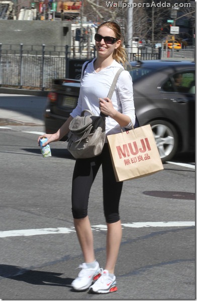 Kurkova s shopping spree h7j6TkRCgUYl