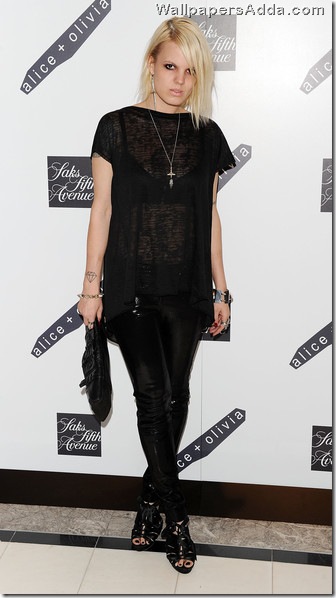 Alice Olivia Saks Fifth Avenue Launch Party lE332dzoFWQl