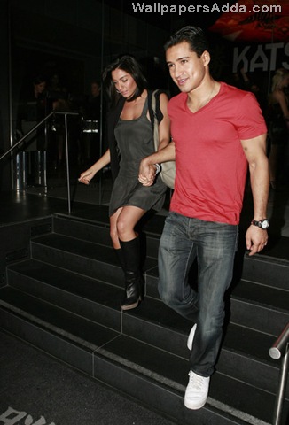 [Celebrities+Dining+Katsuya+Hollywood+40fhQpP6EUPl[2].jpg]