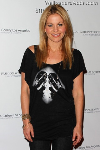[American+Beauty+Mena+Suvari+friend+look+final+I2g4qVLOAbYl[2].jpg]