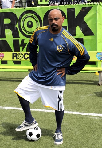 [MTV+Tr3s+Rock+N+Gol+World+Cup+Kick+Off+hNhnZs7wXmQl[2].jpg]