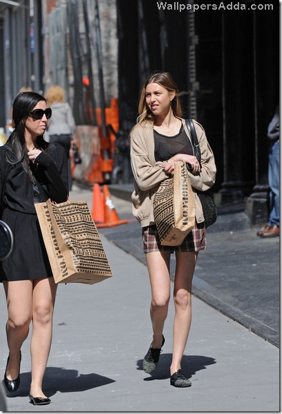 Whitney shops in Soho NhYdkm0E_A5l