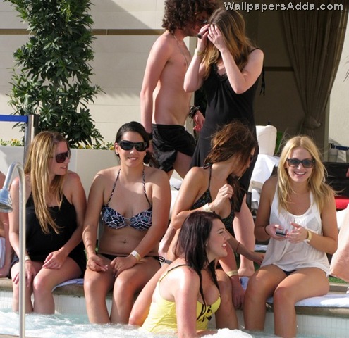 [Audrina+Patridge+Hosting+Pool+Party+Wet+Republic+GLxMbaxme-kl[3].jpg]