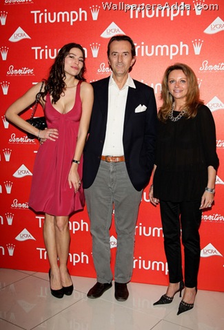 [Triumph+Launch+New+Advertising+Campaign+wkQJDEWQtiEl[2].jpg]