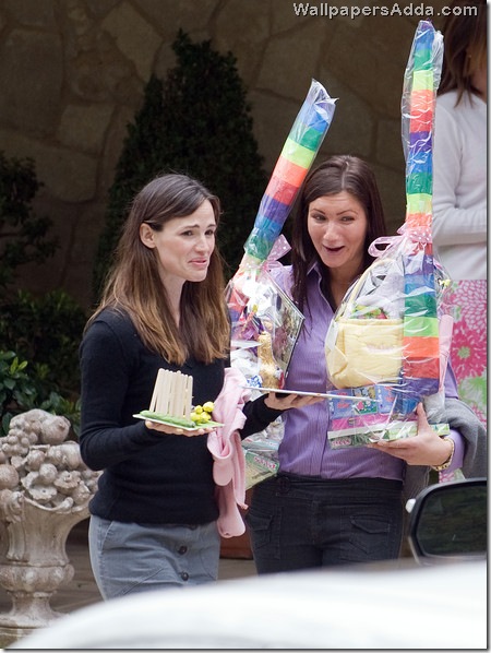 Garner Affleck celebrate Easter i9rFD3xZUCbl