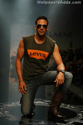 [akshay-kumar-injured-at-movie-housefull-14494[5].jpg]