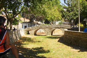 puente románico en Colmenar del Arroyo