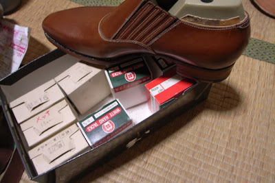 コテさん 靴 絵 写真